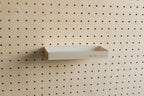 Étagère avec rebords pour pegboard – tablette murale de rangement