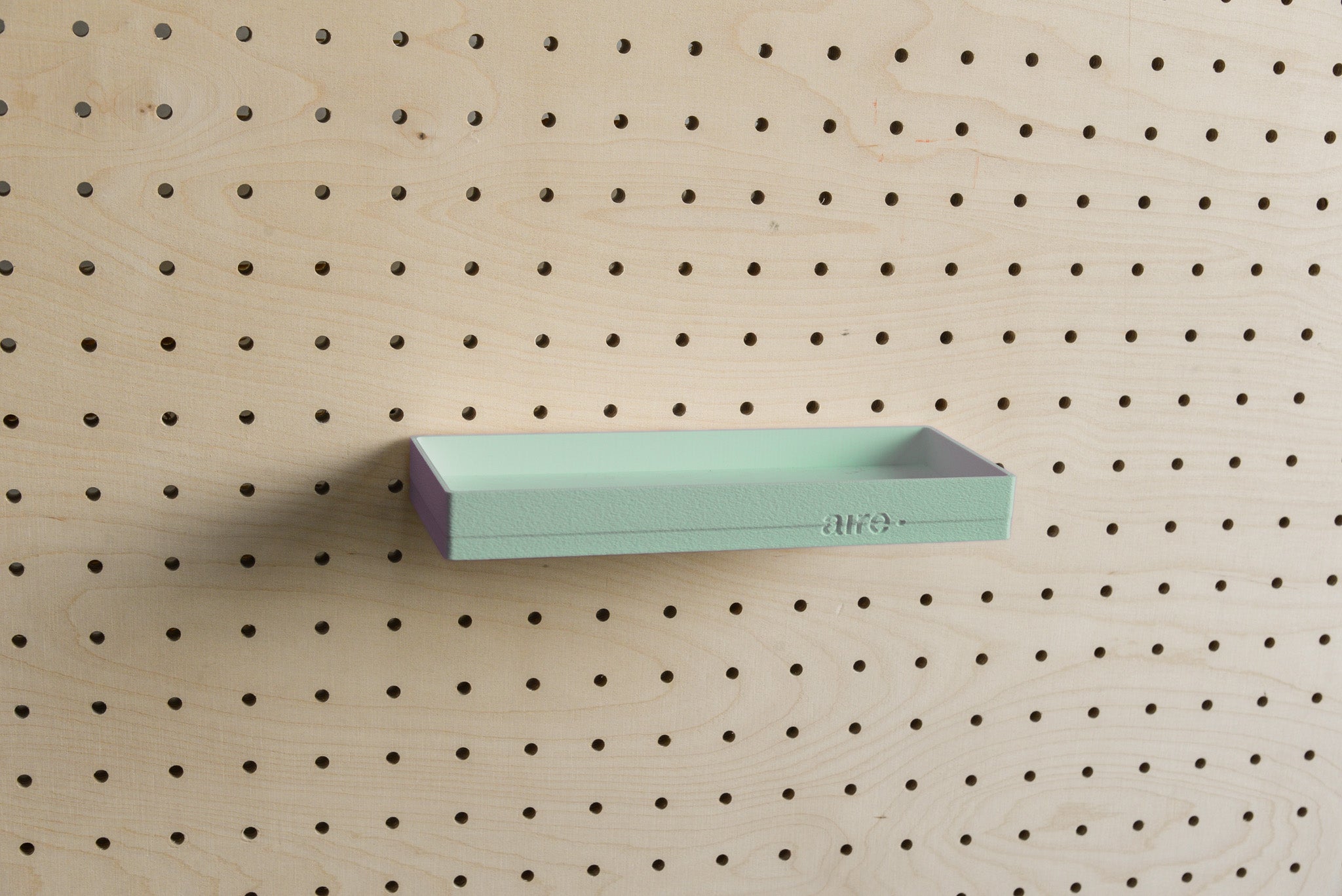 Étagère avec rebords pour pegboard – tablette murale de rangement