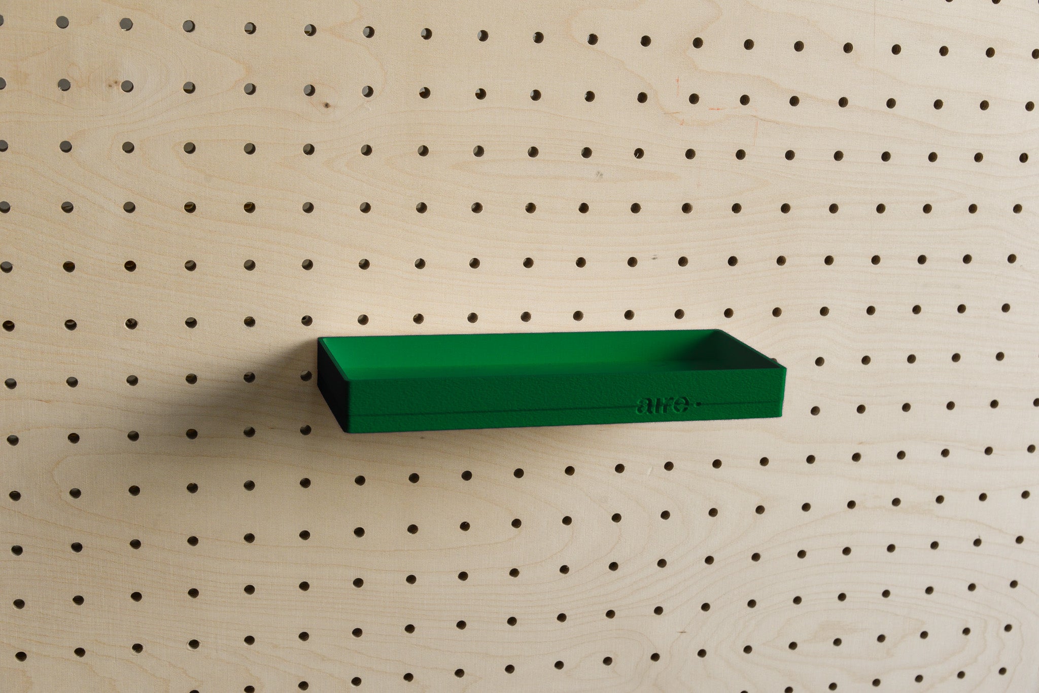 Étagère avec rebords pour pegboard – tablette murale de rangement