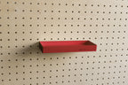Étagère avec rebords pour pegboard – tablette murale de rangement