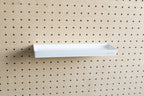 Étagère avec rebords pour pegboard – tablette murale de rangement