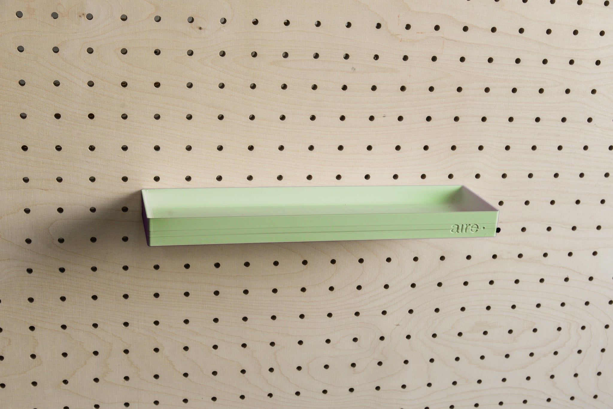 Étagère avec rebords pour pegboard – tablette murale de rangement