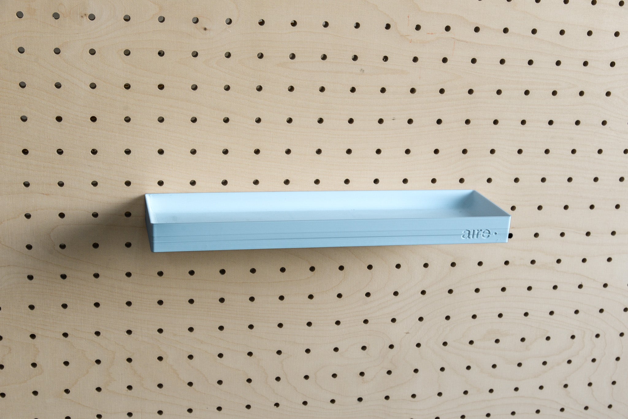 Étagère avec rebords pour pegboard – tablette murale de rangement