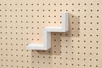 Étagère escalier pour pegboard – porte-objets minimaliste en impression 3D