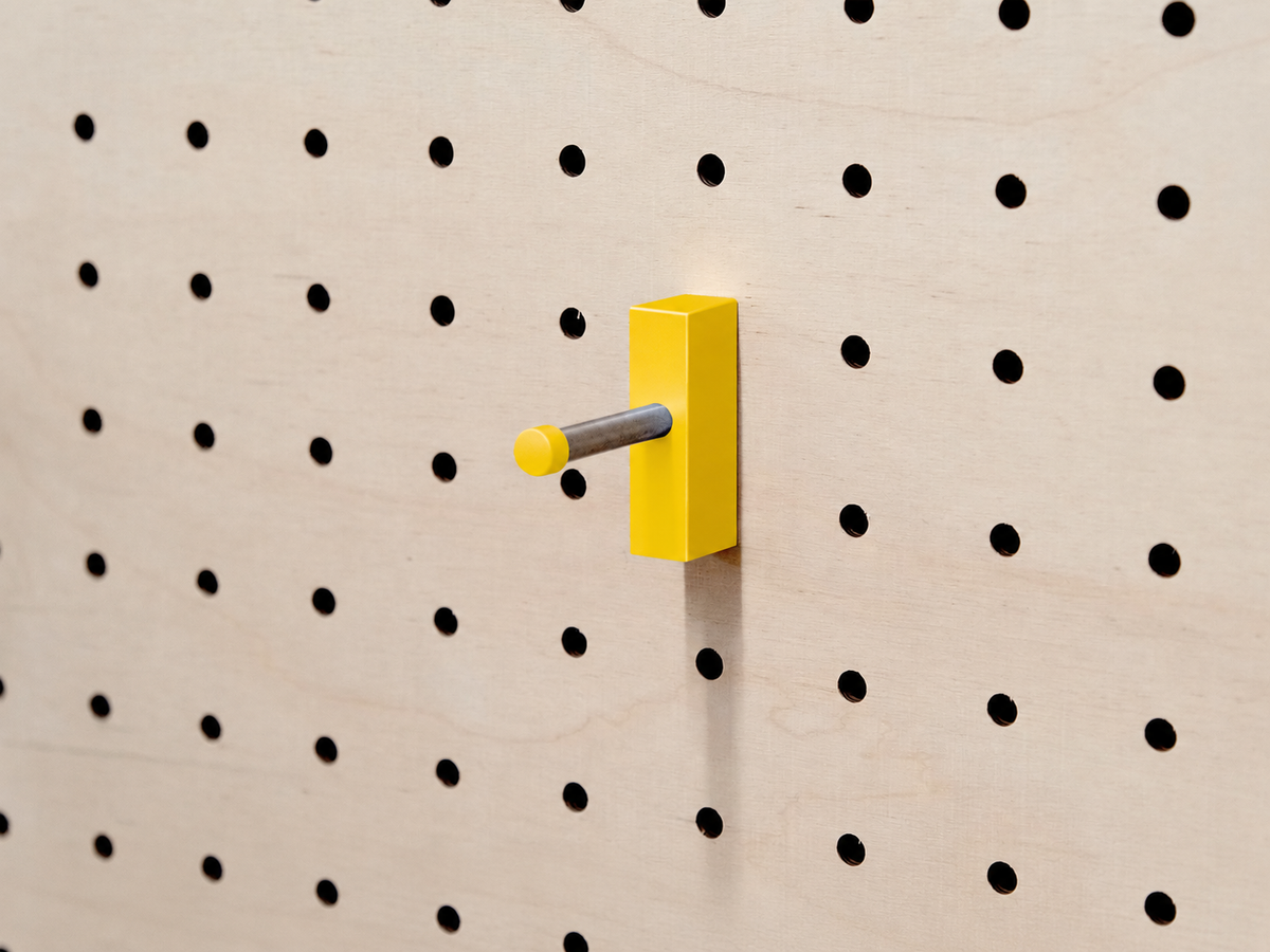 Crochet mural multi-usages pour pegboard – patère panneau perforé