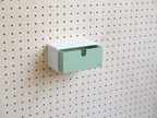Casier coloré multifonction pour pegboard – bac de rangement mural