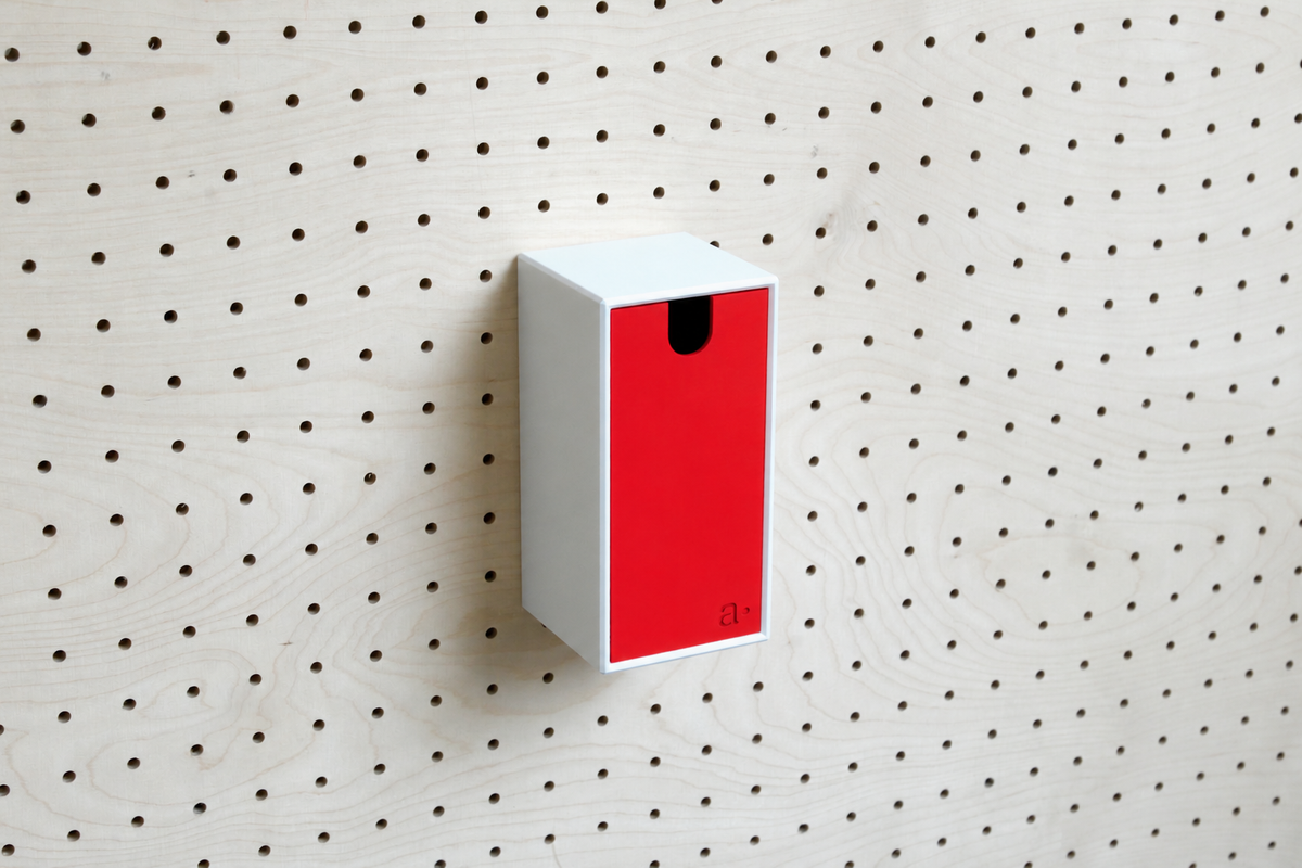Casier coloré multifonction pour pegboard – bac de rangement mural