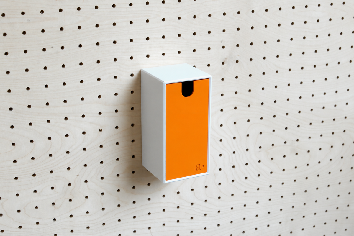 Casier coloré multifonction pour pegboard – bac de rangement mural