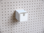 Casier coloré multifonction pour pegboard – bac de rangement mural