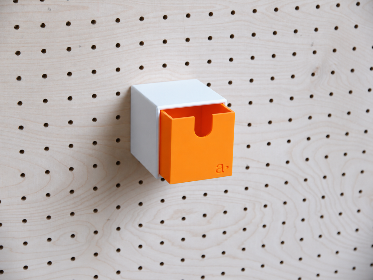 Casier coloré multifonction pour pegboard – bac de rangement mural