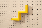 Étagère escalier pour pegboard – porte-objets minimaliste en impression 3D