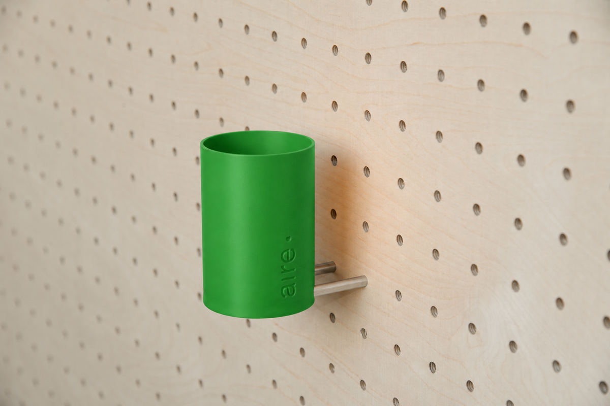 Pot à stylos flottant pour pegboard – organiseur mural design minimaliste