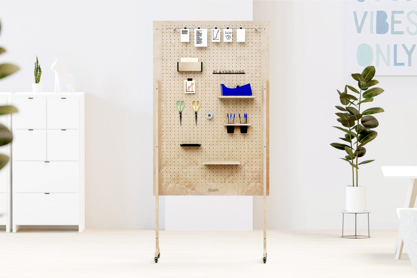 Pegboard FlexiMove: The mobile wall on casters made in France