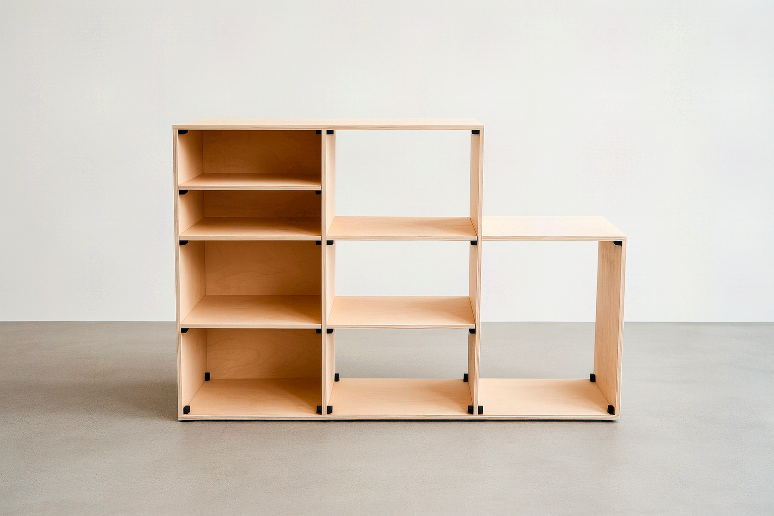 Casiers modulaires en bois Aire assemblés en escalier