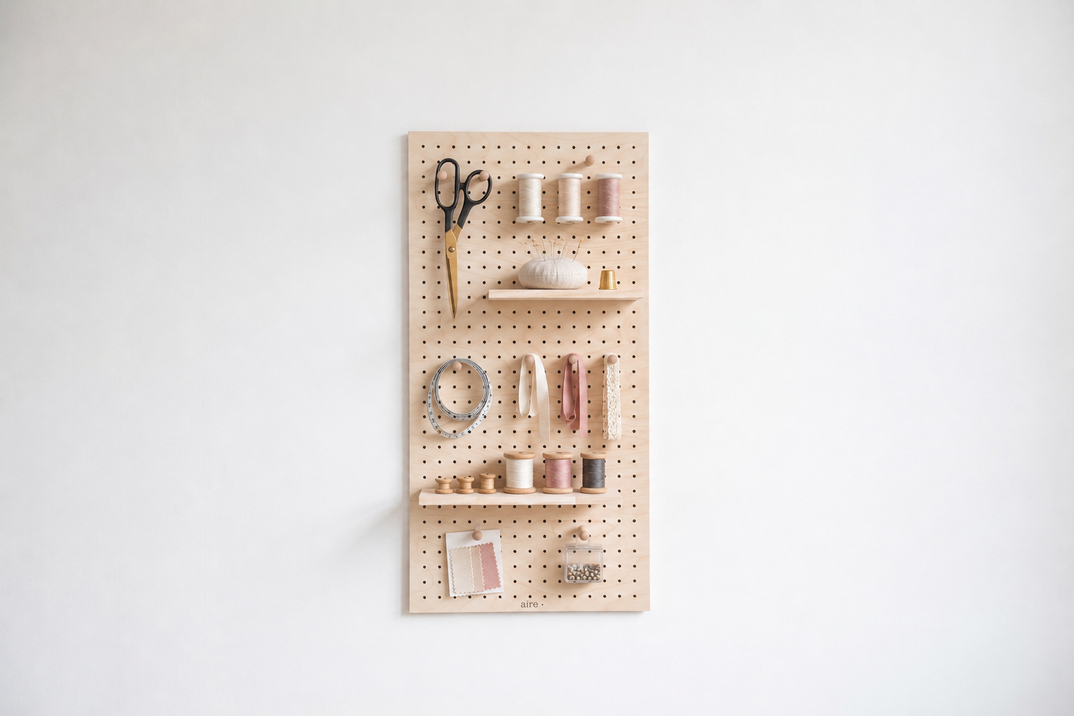 Pegboard aire pour atelier couture, bobines et matériel