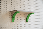 Étagère murale avec équerre pour pegboard – tablette en bois panneau perforé - Aire -  - 9