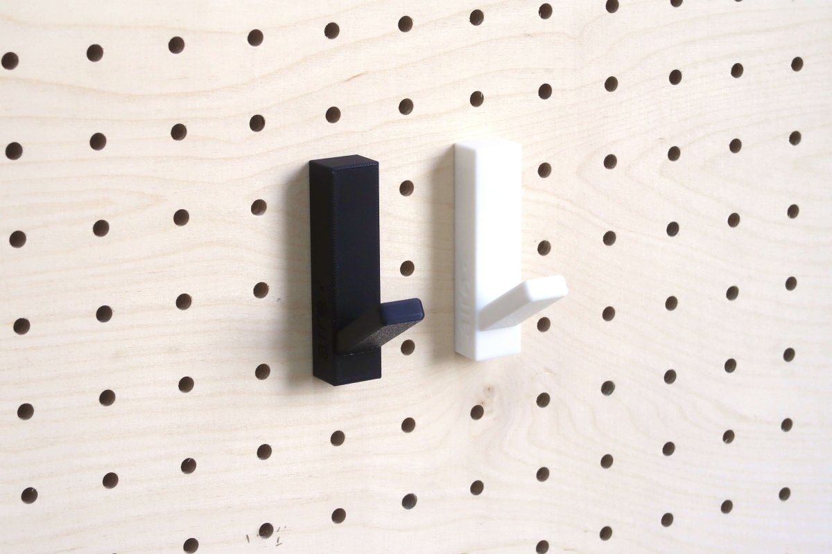 Patère bicolore - Porte manteau minimaliste coloré - accessoire pour pegboard - Aire -  - 4