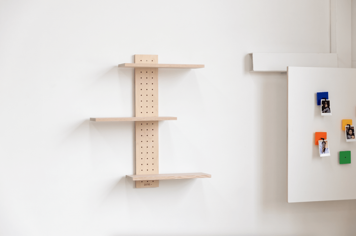 Pegboard vertical 12x69 cm + 3 tablettes frêne – étagère murale panneau perforé - Aire -  - 3