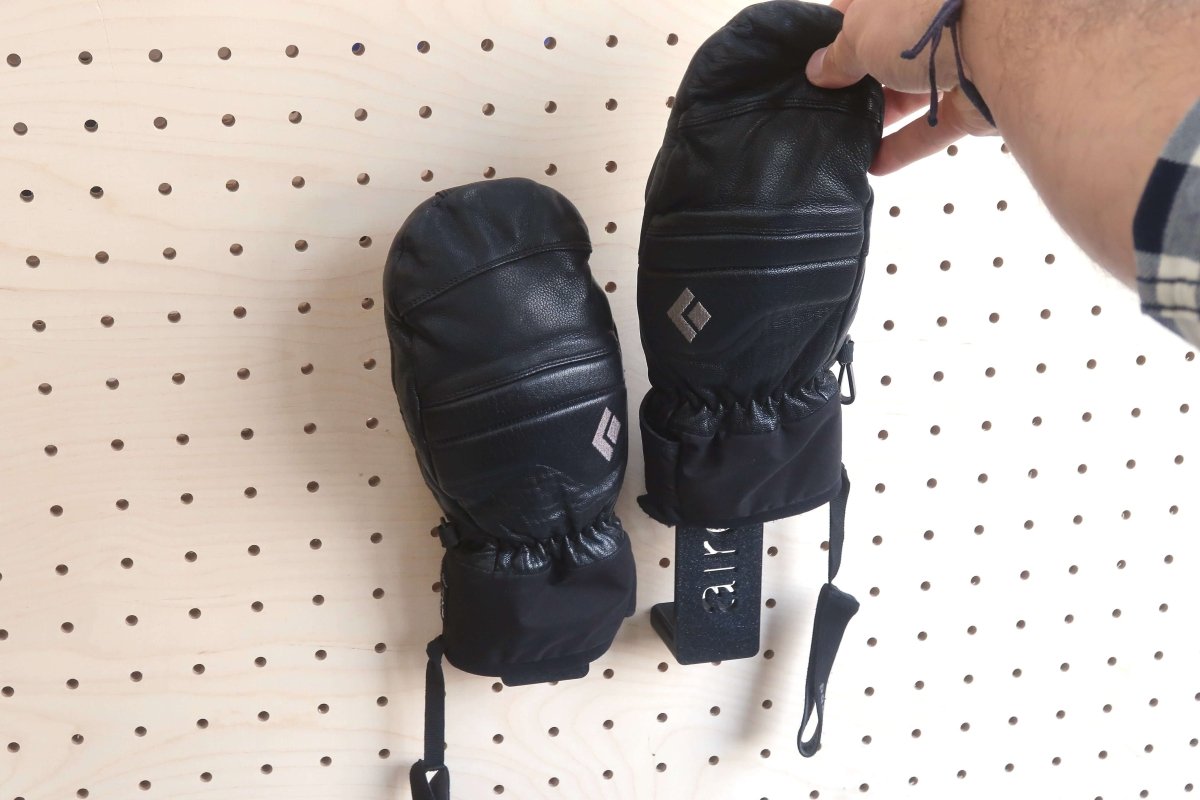 Porte gants et moufles pour panneaux perforés - Aire - A237-2 - 2