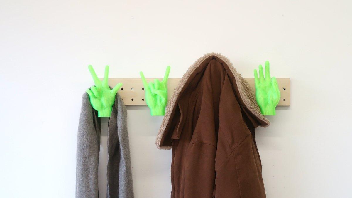 Porte manteau HANDS UP design bois et impression 3D - Quark