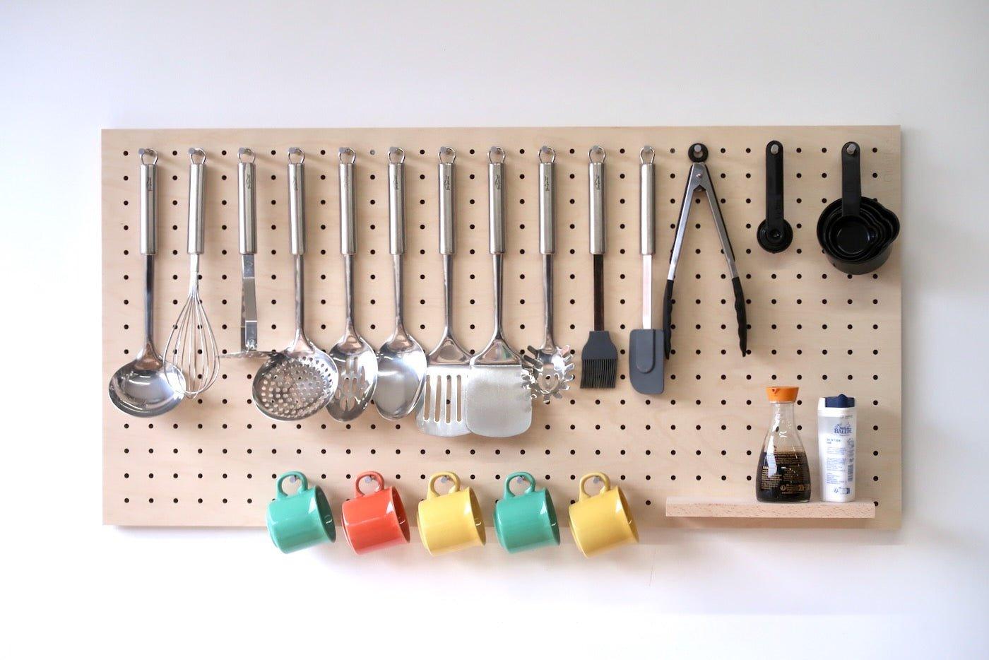 Tout-en-un : Le Kit pegboard 96 x 48 cm + set d'ustensiles de cuisine - Quark