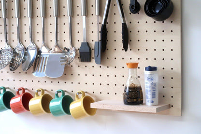 Tout-en-un : Le Kit pegboard 96 x 48 cm + set d'ustensiles de cuisine - Quark